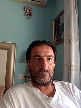 Snapshot of DanTrov79 chatting on May 5, 2026, 8:33 am DanTrov79 online show from May 5, 2026, 8:33 am