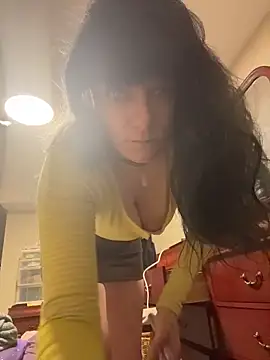 mango-kitty online show from May 5, 2026, 5:43 pm