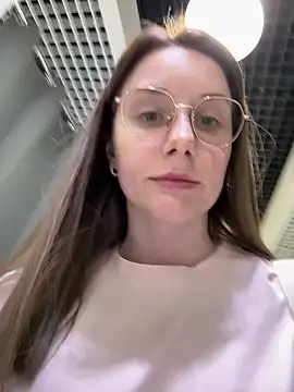 Snapshot of FReyja_44 chatting on July 3, 2026, 8:43 am FReyja 44 online show from July 3, 2026, 8:43 am