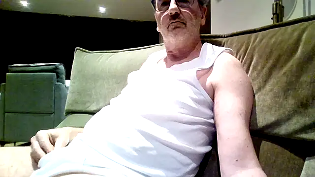 Snapshot of HotLucas66 chatting on April 26, 2026, 8:50 pm HotLucas66 online show from April 26, 2026, 8:50 pm