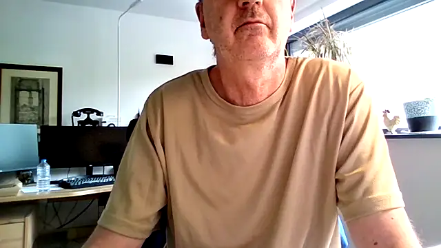Snapshot of HotLucas66 chatting on May 6, 2026, 12:43 pm HotLucas66 online show from May 6, 2026, 12:43 pm