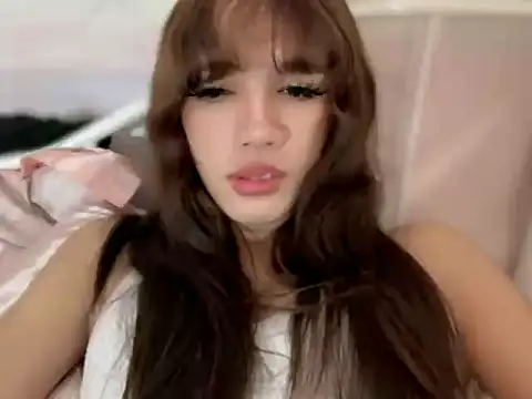 Snapshot of Leijona_Milker chatting on April 24, 2026, 8:39 am Leijona Milker online show from April 24, 2026, 8:39 am