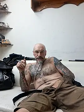 Snapshot of FilthyFreek chatting on April 3, 2026, 8:07 pm FilthyFreek online show from April 3, 2026, 8:07 pm