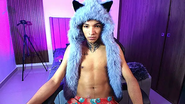 im Usuga online show from April 5, 2026, 3:04 am