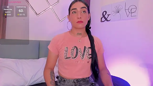 Snapshot of Skarlet_Ruiz_ chatting on April 7, 2026, 7:03 pm Skarlet Ruiz online show from April 7, 2026, 7:03 pm