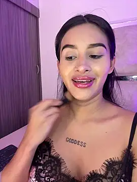 Snapshot of Lizzy_Bonnie chatting on June 7, 2026, 12:37 am Lizzy Bonnie online show from June 7, 2026, 12:37 am