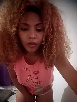 Snapshot of SolashLitzy_Curly chatting on June 11, 2026, 10:24 am SolashLitzy Curly online show from June 11, 2026, 10:24 am