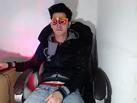 Snapshot of SexyboyHot2000 chatting on May 15, 2026, 6:59 pm SexyboyHot2000 online show from May 15, 2026, 6:59 pm