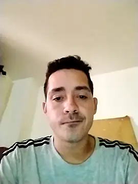 Gabriel leon33 online show from June 18, 2026, 8:35 pm