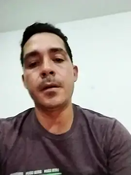 Gabriel leon33 online show from June 23, 2026, 8:12 am