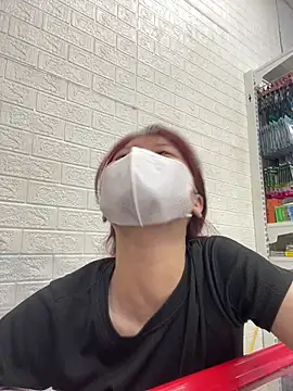 Bethiencute online show from April 22, 2026, 9:33 am