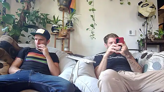 Snapshot of DavidEugeneOr chatting on August 4, 2026, 8:55 pm DavidEugeneOr online show from August 4, 2026, 8:55 pm