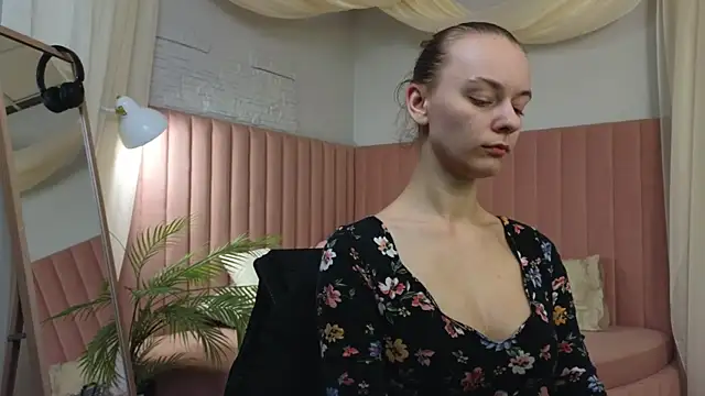 Snapshot of emma_chaser chatting on April 21, 2026, 1:42 am emma chaser online show from April 21, 2026, 1:42 am
