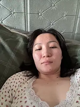 Molly242424- online show from March 28, 2026, 3:33 pm