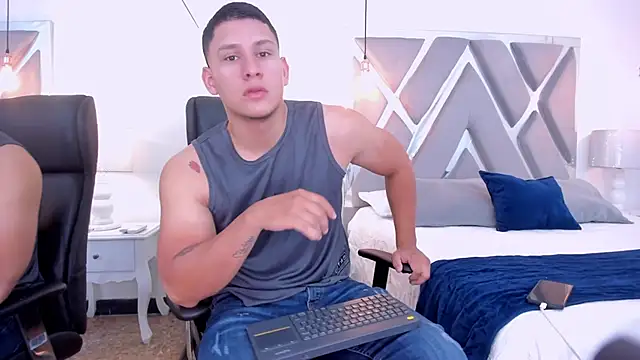 Snapshot of Chriss_Diamond chatting on April 3, 2026, 7:56 pm Chriss Diamond online show from April 3, 2026, 7:56 pm