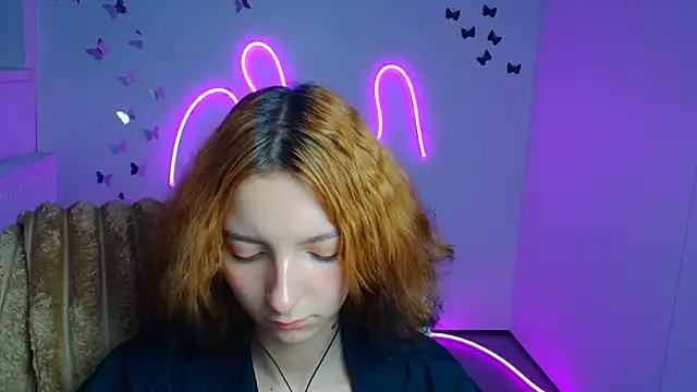 Snapshot of Butterfly_Milly chatting on June 29, 2026, 11:32 am Butterfly Milly online show from June 29, 2026, 11:32 am