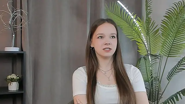 KiraGbur online show from March 26, 2026, 8:09 am