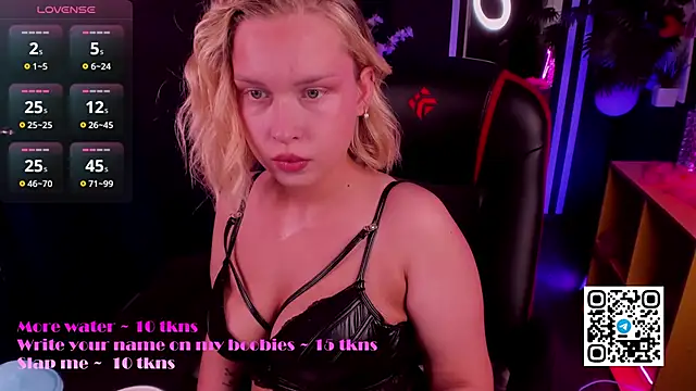 Snapshot of angelic_coy chatting on May 7, 2026, 10:53 am angelic coy online show from May 7, 2026, 10:53 am