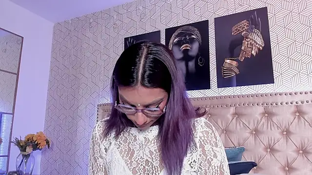 ValeAlvarez  online show from April 10, 2026, 3:50 pm