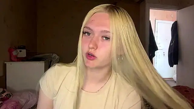 Sophia Blonde online show from May 12, 2026, 4:26 pm