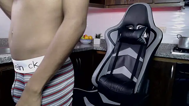 Snapshot of LexSin17 chatting on March 31, 2026, 7:47 pm LexSin17 online show from March 31, 2026, 7:47 pm