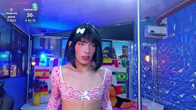 IsaacNovaa online show from June 12, 2026, 8:19 pm