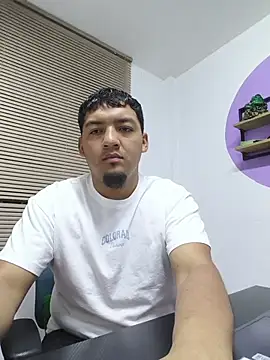 Snapshot of Itsdavidxxx chatting on June 28, 2026, 10:21 am Itsdavidxxx online show from June 28, 2026, 10:21 am
