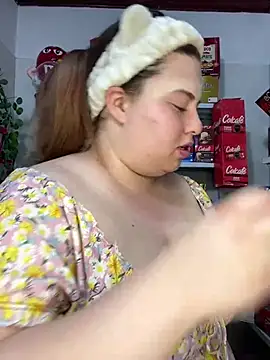 Snapshot of kitty__pinnk chatting on April 14, 2026, 7:42 pm kitty pinnk online show from April 14, 2026, 7:42 pm