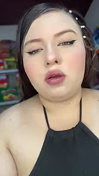 Snapshot of kitty__pinnk chatting on April 15, 2026, 7:58 pm kitty pinnk online show from April 15, 2026, 7:58 pm