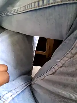 kumarrahul1283 online show from April 3, 2026, 9:18 am