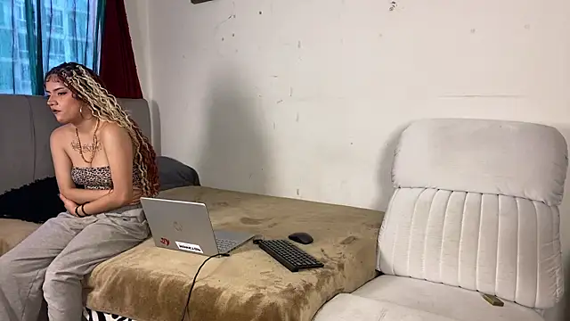 Snapshot of perceo_and_saddie chatting on May 24, 2026, 8:03 pm perceo and saddie online show from May 24, 2026, 8:03 pm