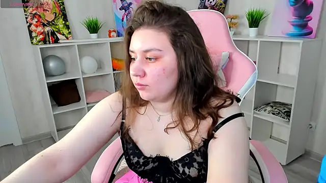 Maya Raay online show from April 6, 2026, 2:09 am