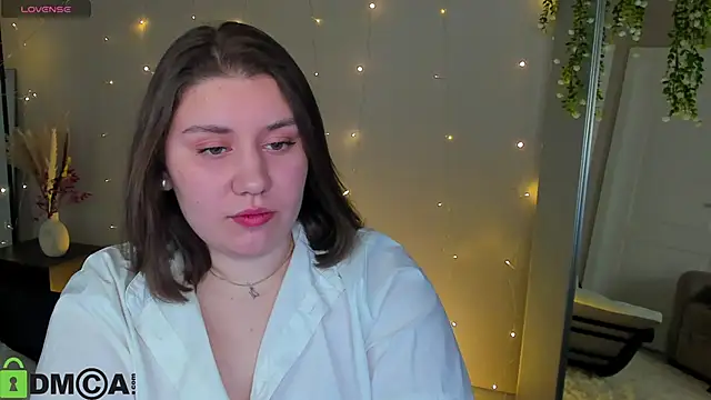 Maya Raay online show from May 5, 2026, 1:24 am