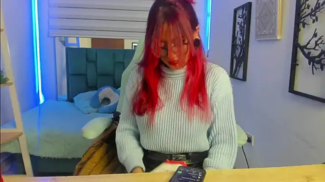 Snapshot of Sara_Red_X chatting on June 30, 2026, 3:40 am Sara Red X online show from June 30, 2026, 3:40 am