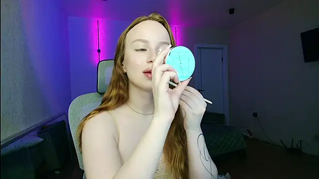BunnyShinex online show from June 10, 2026, 5:28 am