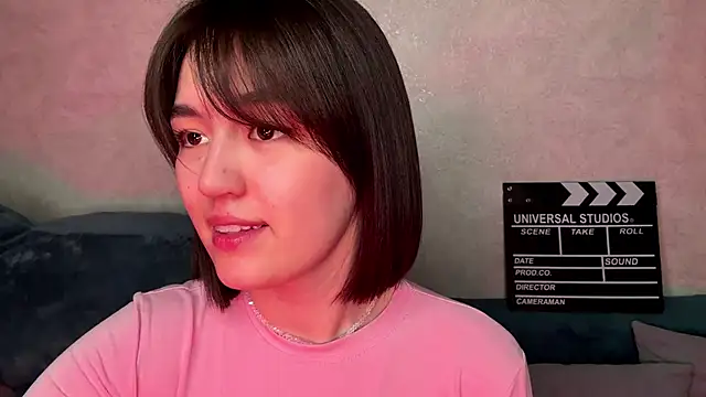 Snapshot of lilysolar chatting on May 10, 2026, 5:29 pm lilysolar online show from May 10, 2026, 5:29 pm