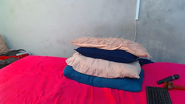 Snapshot of kinkynaghty chatting on June 24, 2026, 12:37 pm kinkynaghty online show from June 24, 2026, 12:37 pm
