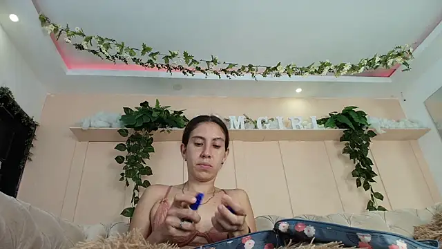 Snapshot of alix_rada chatting on June 3, 2026, 8:14 pm alix rada online show from June 3, 2026, 8:14 pm