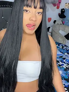 Snapshot of Saraa_M chatting on April 11, 2026, 1:21 am Saraa M online show from April 11, 2026, 1:21 am