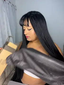 Snapshot of Saraa_M chatting on April 23, 2026, 8:11 pm Saraa M online show from April 23, 2026, 8:11 pm