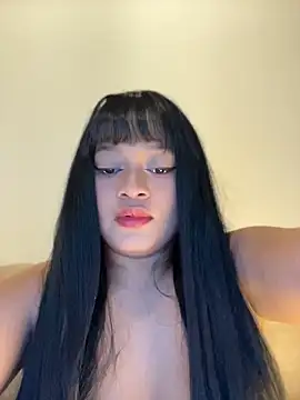 Snapshot of Saraa_M chatting on May 1, 2026, 5:17 pm Saraa M online show from May 1, 2026, 5:17 pm