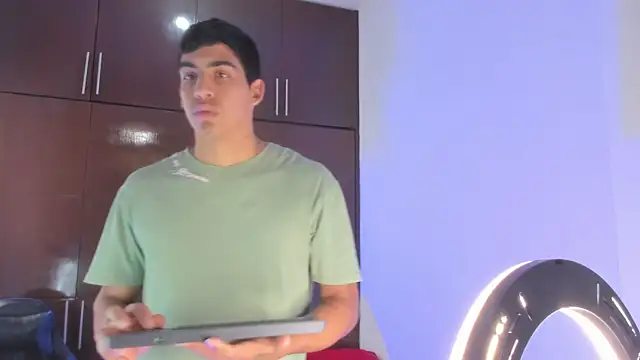 Milo LatinBoy online show from March 28, 2026, 7:24 pm