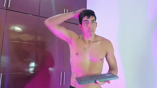 Milo LatinBoy online show from April 1, 2026, 7:00 pm