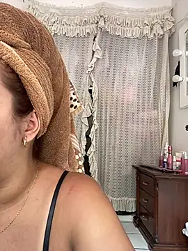 Snapshot of victoria_luxx_ chatting on April 15, 2026, 8:09 pm victoria luxx online show from April 15, 2026, 8:09 pm