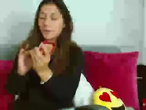 Snapshot of Violet_Donell chatting on May 14, 2026, 1:12 am Violet Donell online show from May 14, 2026, 1:12 am
