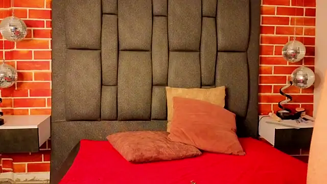 luxuryheavenn online show from March 27, 2026, 6:51 pm