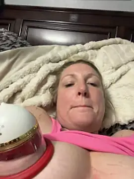 sweetkacibaby online show from April 11, 2026, 7:02 am