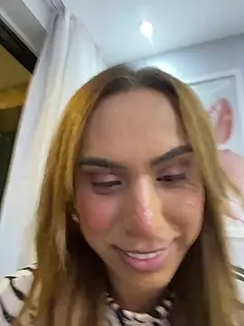 Snapshot of Jullyanaximeness chatting on May 13, 2026, 11:11 pm Jullyanaximeness online show from May 13, 2026, 11:11 pm