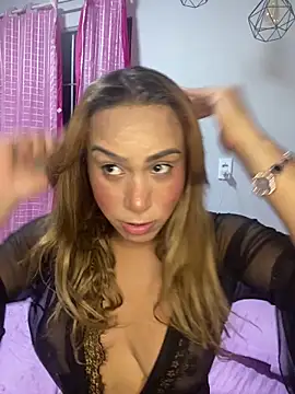 Snapshot of Jullyanaximeness chatting on June 3, 2026, 11:21 pm Jullyanaximeness online show from June 3, 2026, 11:21 pm