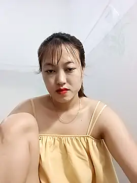 -Bitilu- online show from April 14, 2026, 9:32 pm